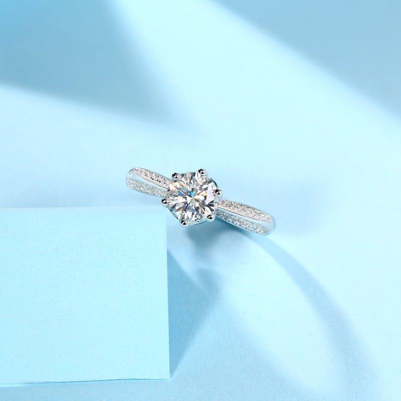 1ct moissanite wedding ring detail shot - stone setting and band edge, 925 sterling silver