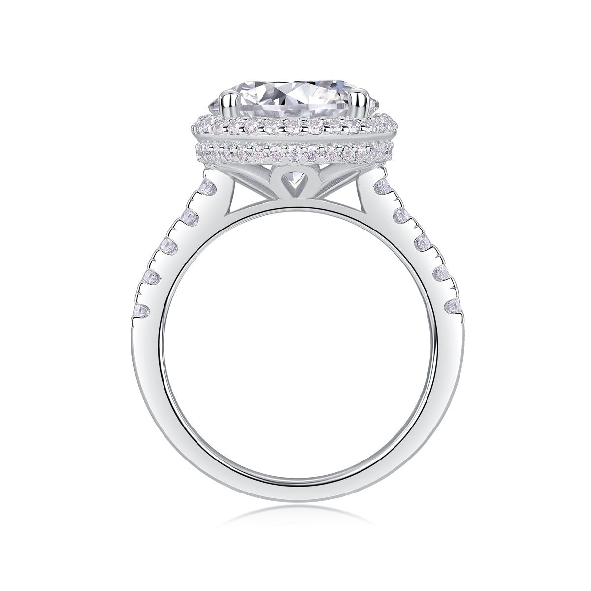 Close-up of 5ct moissanite center stone in halo setting - brilliant cut sparkle, platinum-plated 925 silver