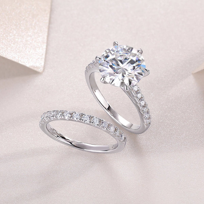 Close-up of moissanite stone in bridal band - brilliant cut sparkle, 925 sterling silver