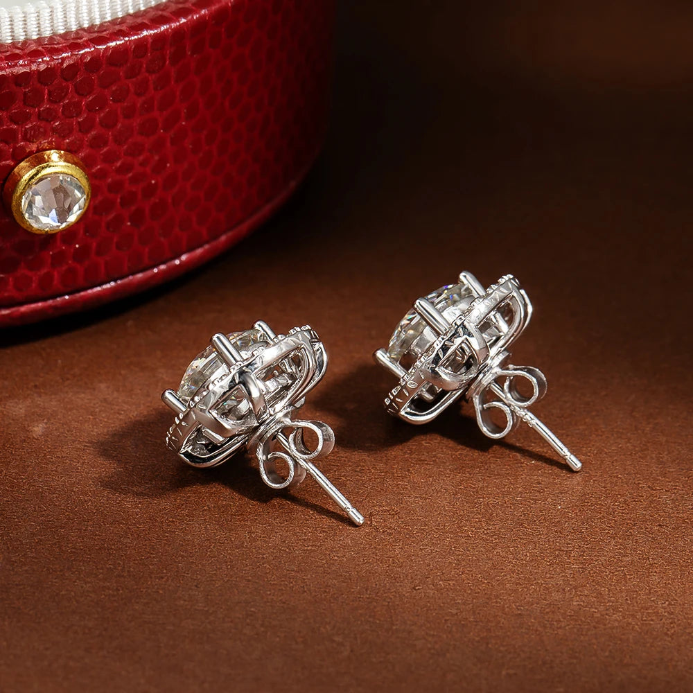 Dazzling center stones framed by a halo of sparkle. Ideal for adding a luxurious touch to any look. - Diamond-Lab
